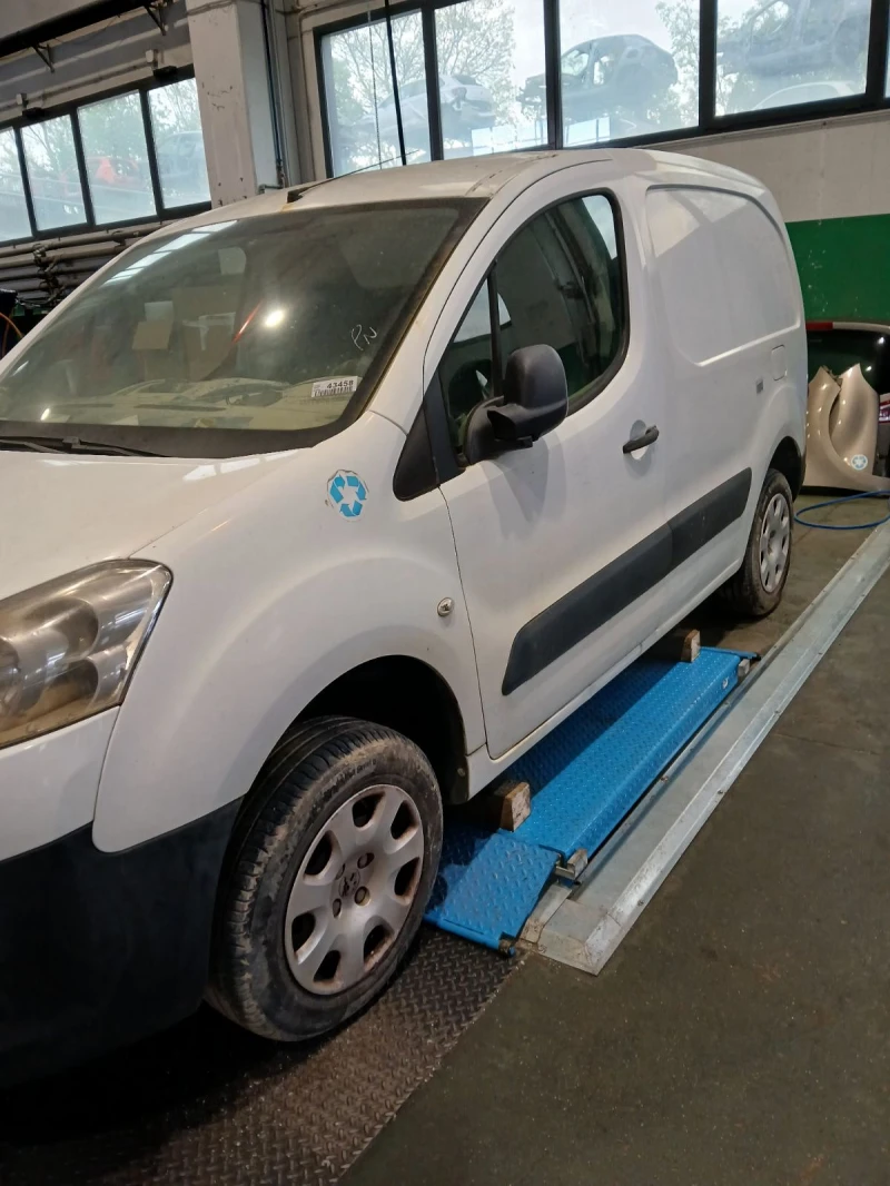 Peugeot Partner 1.6ehdi, снимка 4 - Автомобили и джипове - 50929417