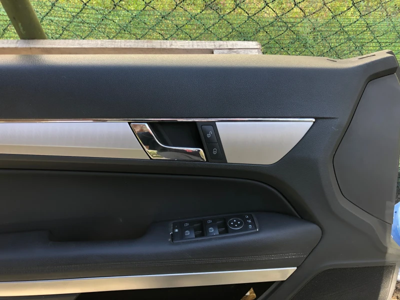 Mercedes-Benz E 220 E220cdi, снимка 4 - Автомобили и джипове - 51300439