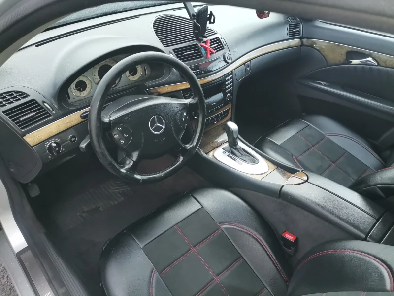 Mercedes-Benz E 320 Бартер, снимка 10 - Автомобили и джипове - 52702369