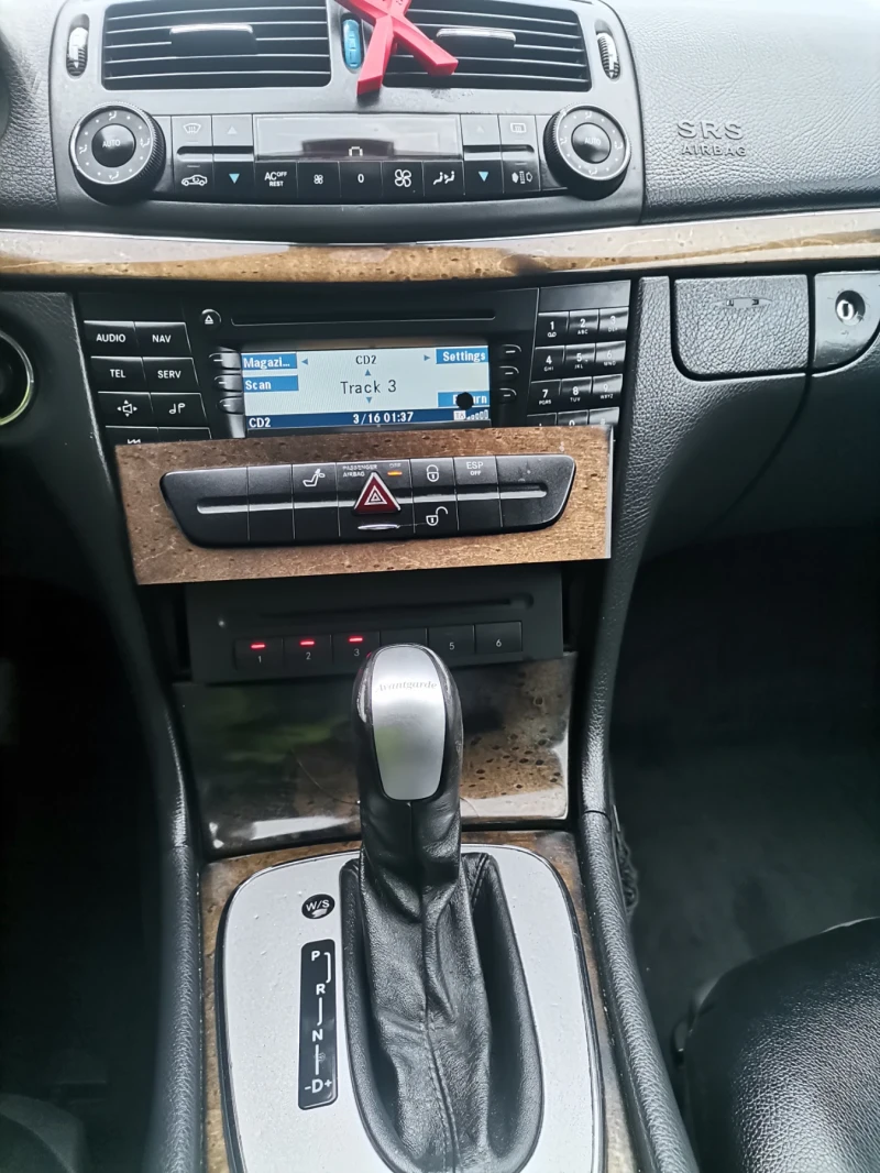 Mercedes-Benz E 320 Бартер, снимка 3 - Автомобили и джипове - 52702369