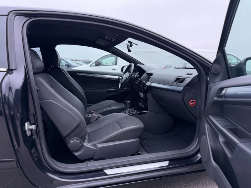Opel Astra 1.7GTC PANORAMA -10%, снимка 11 - Автомобили и джипове - 52885602
