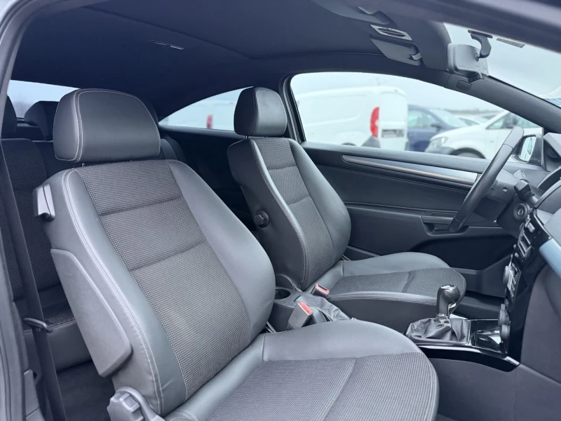Opel Astra 1.7GTC PANORAMA -10%, снимка 12 - Автомобили и джипове - 52885602
