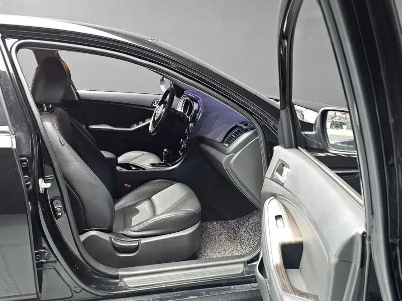 Kia K5 2.0, снимка 11 - Автомобили и джипове - 54262493