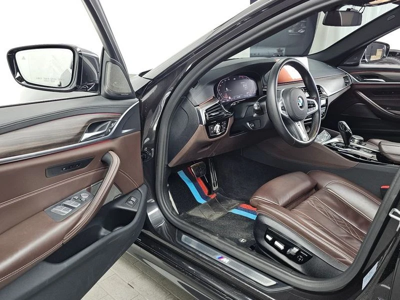 BMW 520 520I M Sports, снимка 6 - Автомобили и джипове - 55500738