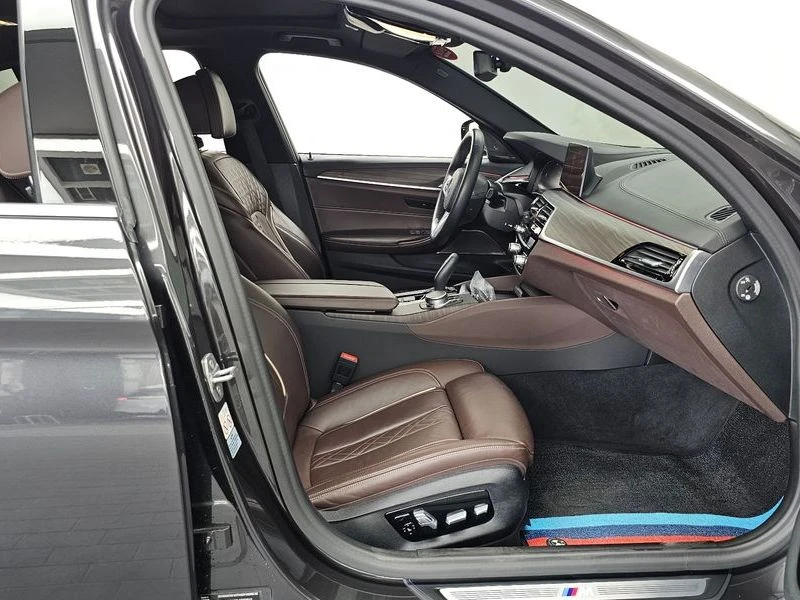 BMW 520 520I M Sports, снимка 7 - Автомобили и джипове - 55500738