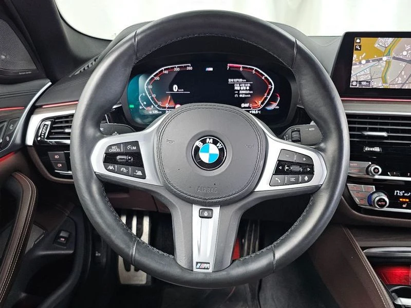 BMW 520 520I M Sports, снимка 9 - Автомобили и джипове - 55500738