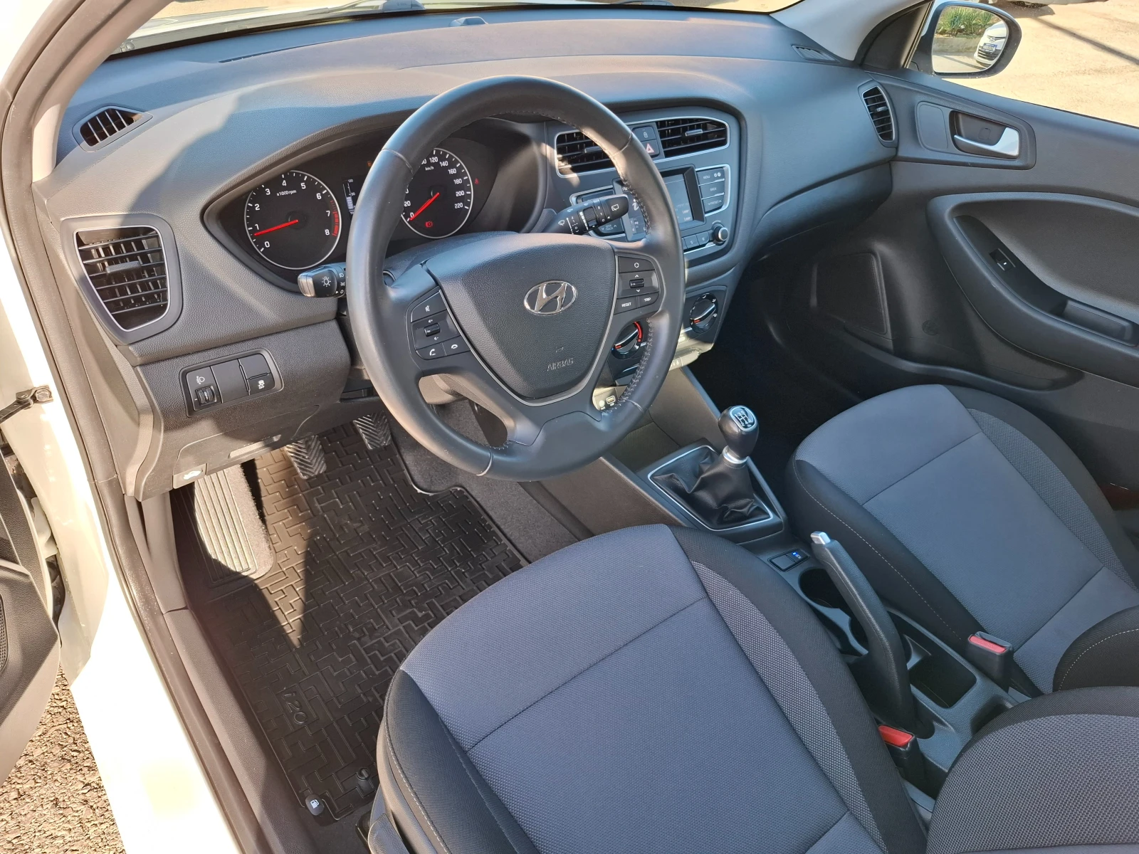 Hyundai I20 1.25i euro 6D 70 хил км !!! - изображение 5