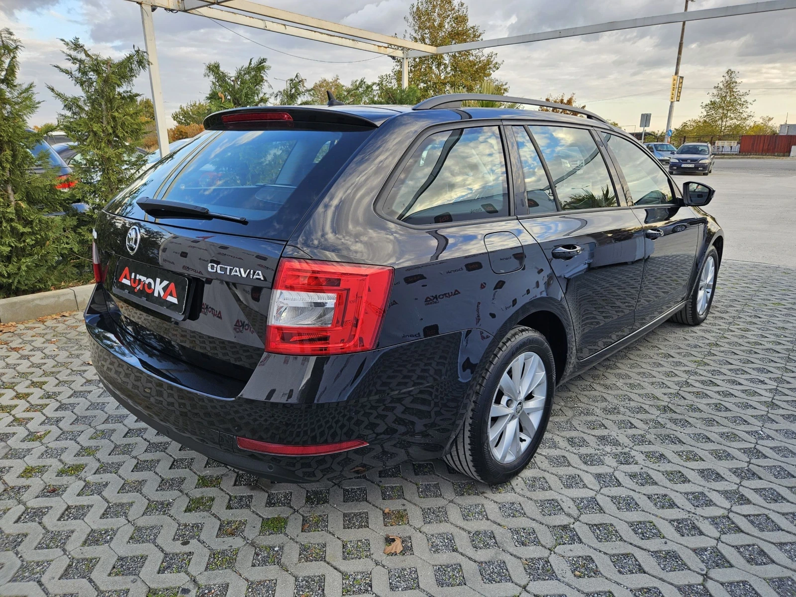 Skoda Octavia 1.6TDI-115кс= АВТОМАТ= НАВИ= СЕРВ.ИСТОРИЯ - изображение 3