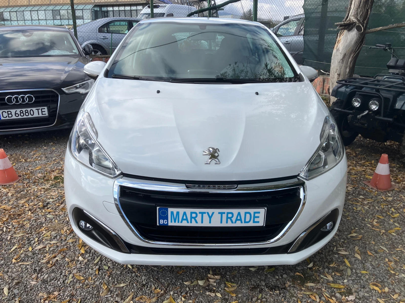 Peugeot 208 1.2i-Allure-eur6b - изображение 2