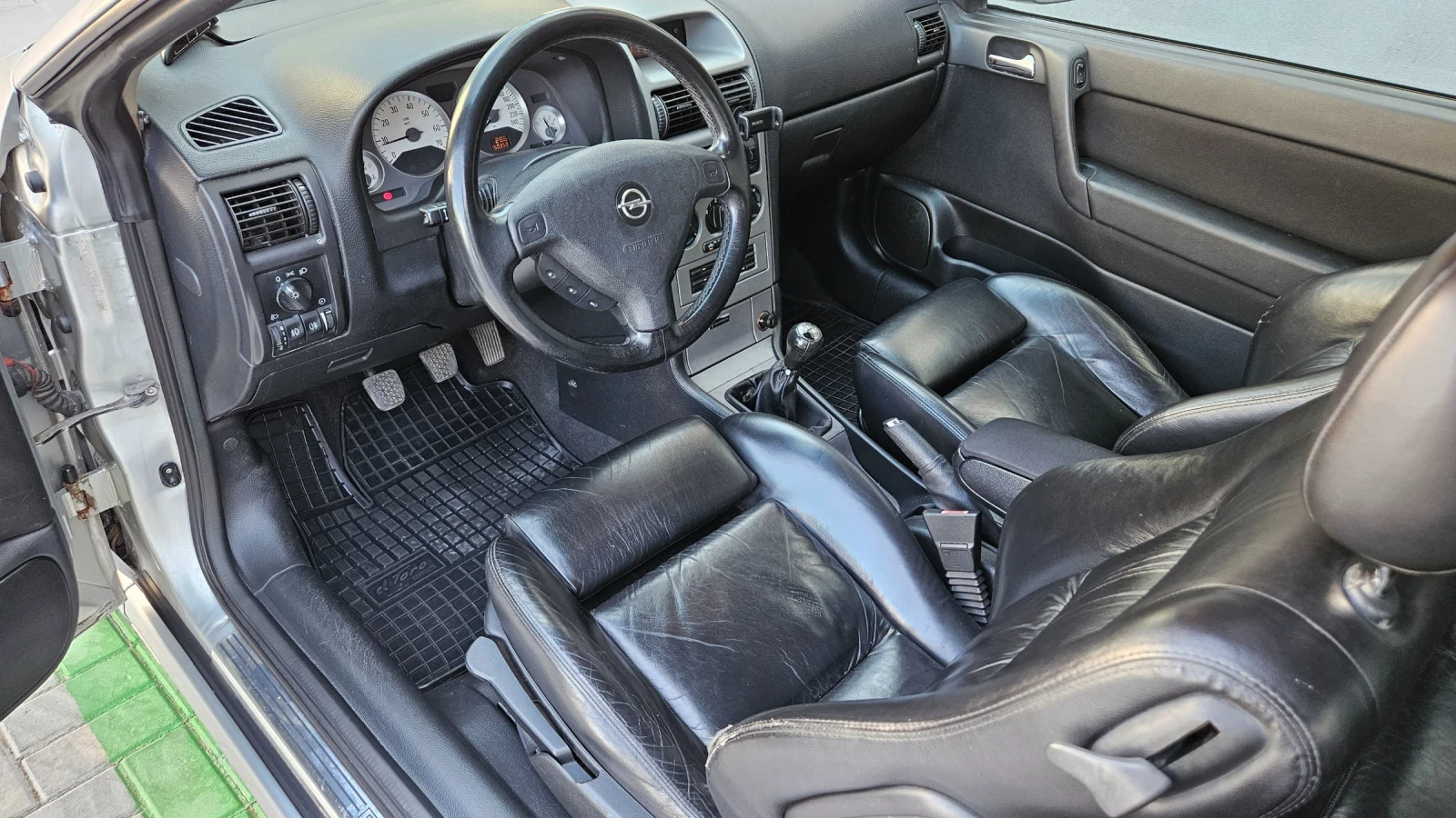 Opel Astra Bertone 1.8 125hp - изображение 10
