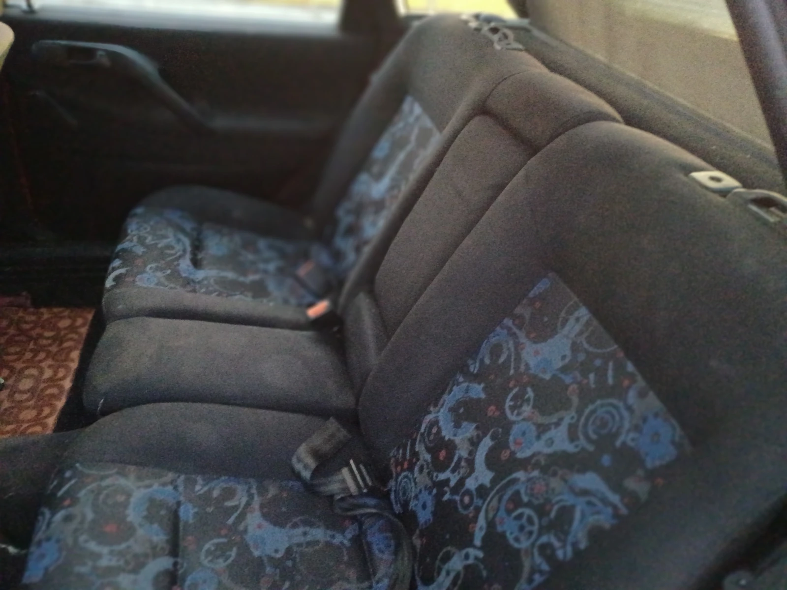 VW Passat 1, 8 - изображение 7