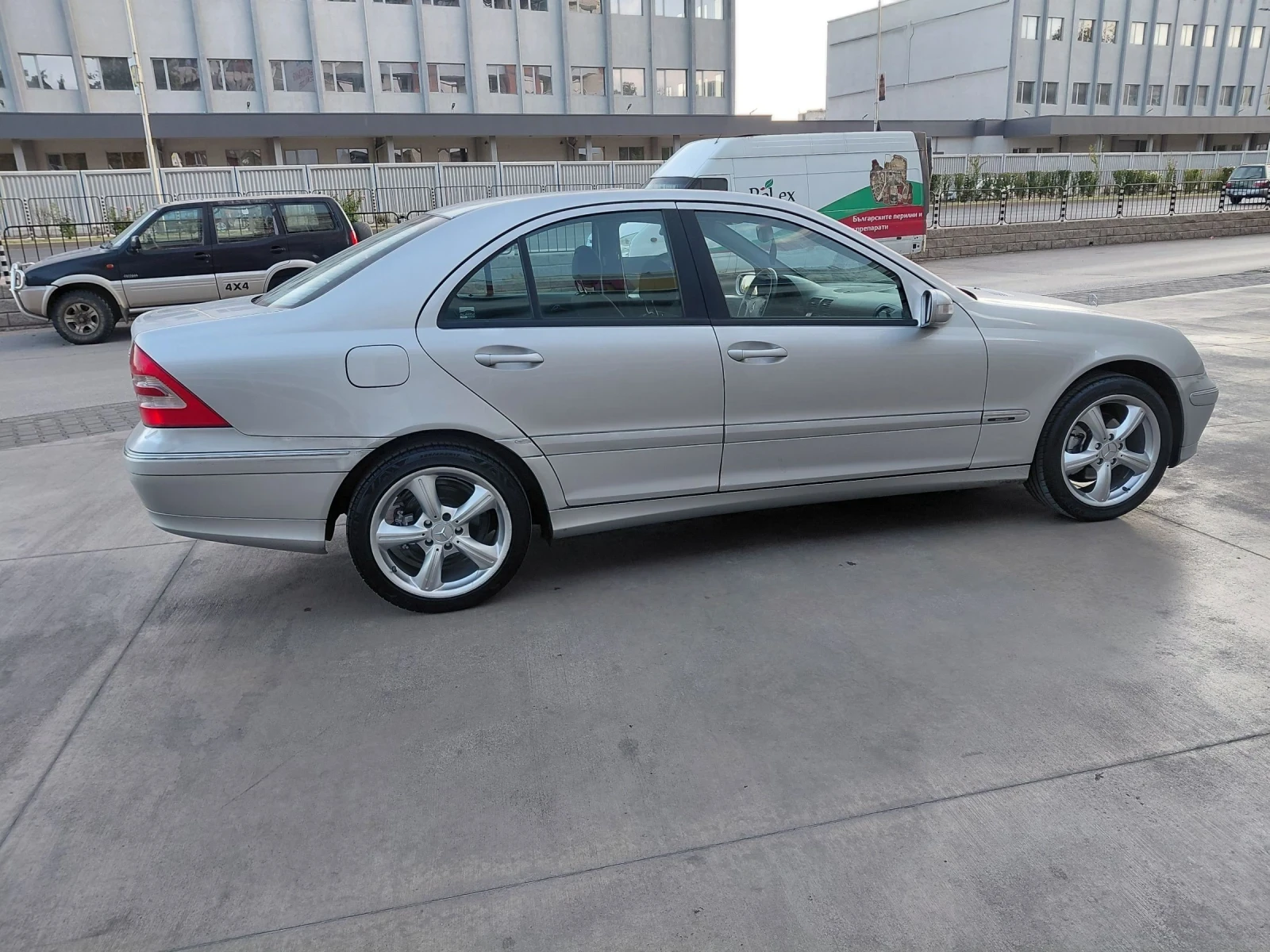 Mercedes-Benz C 200 | Mobile.bg   11
