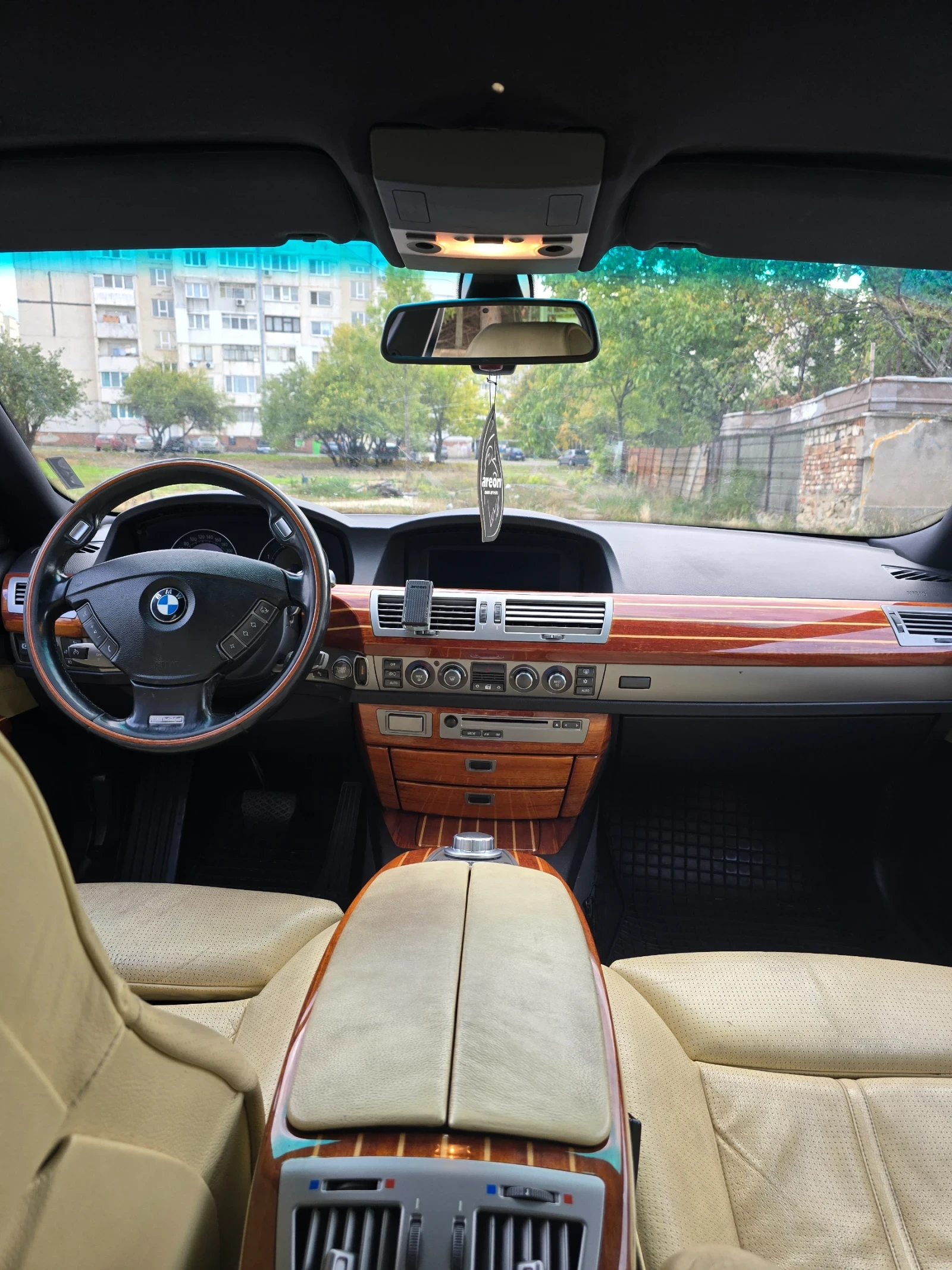 BMW 745  - изображение 9