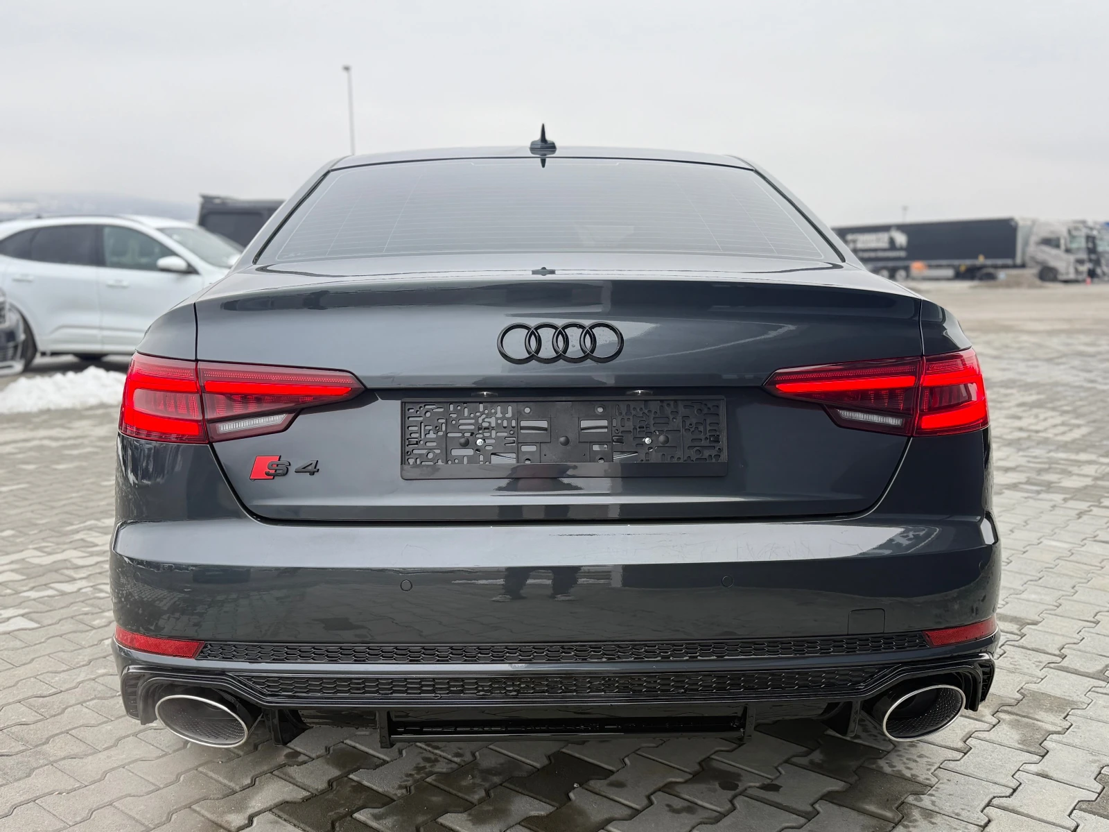 Audi A4 2.0TDI RS LINE Собствен лизинг !!! - изображение 5