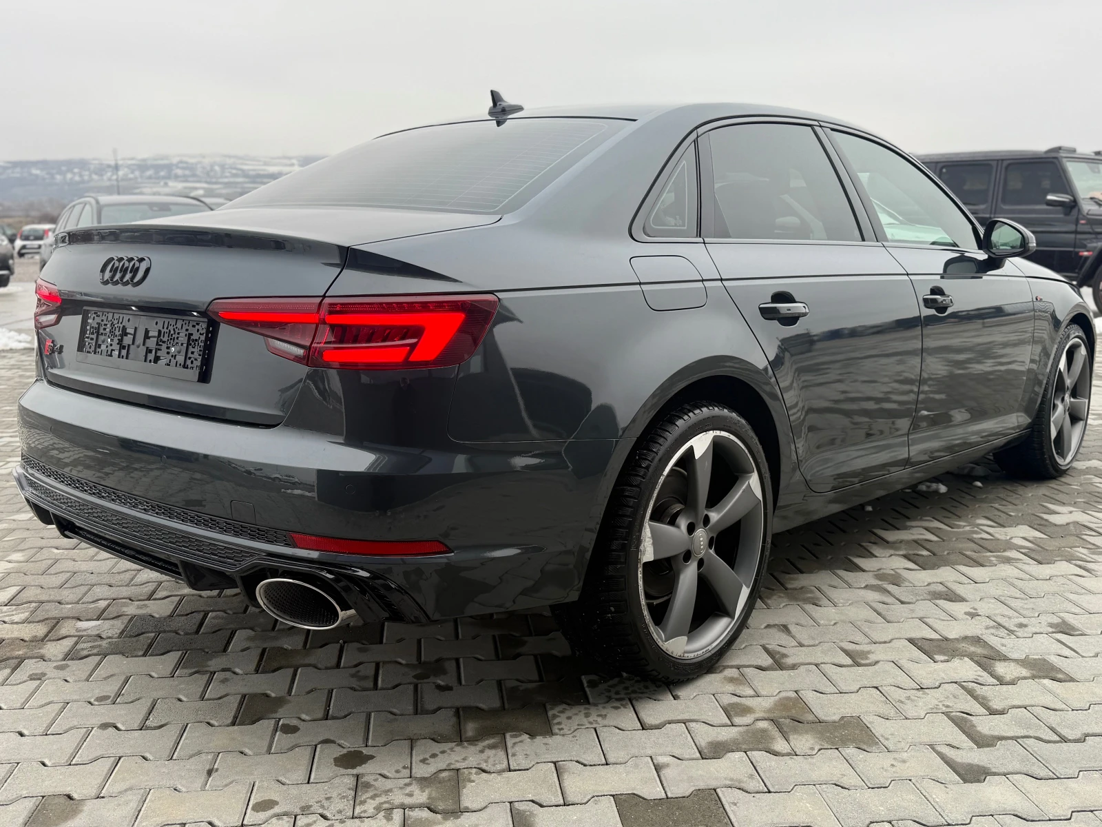 Audi A4 2.0TDI RS LINE Собствен лизинг !!! - изображение 4