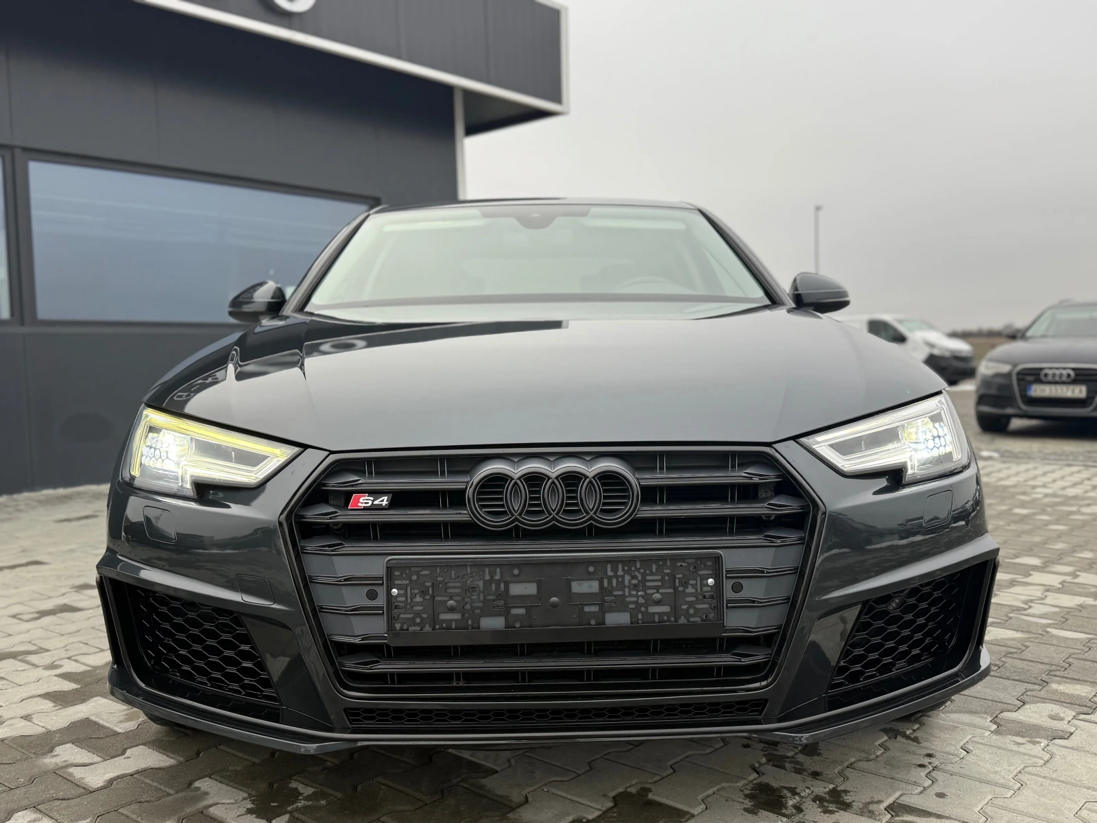 Audi A4 2.0TDI RS LINE Собствен лизинг !!! - изображение 2