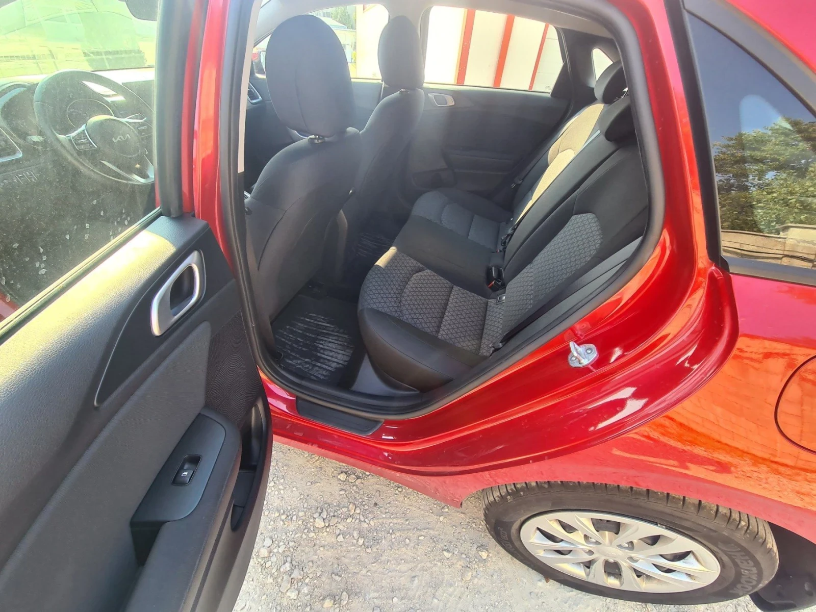 Kia Ceed 1.5i Benzin Automatic 2024 г. Гаранция , снимка 6 - Автомобили и джипове - 53732191