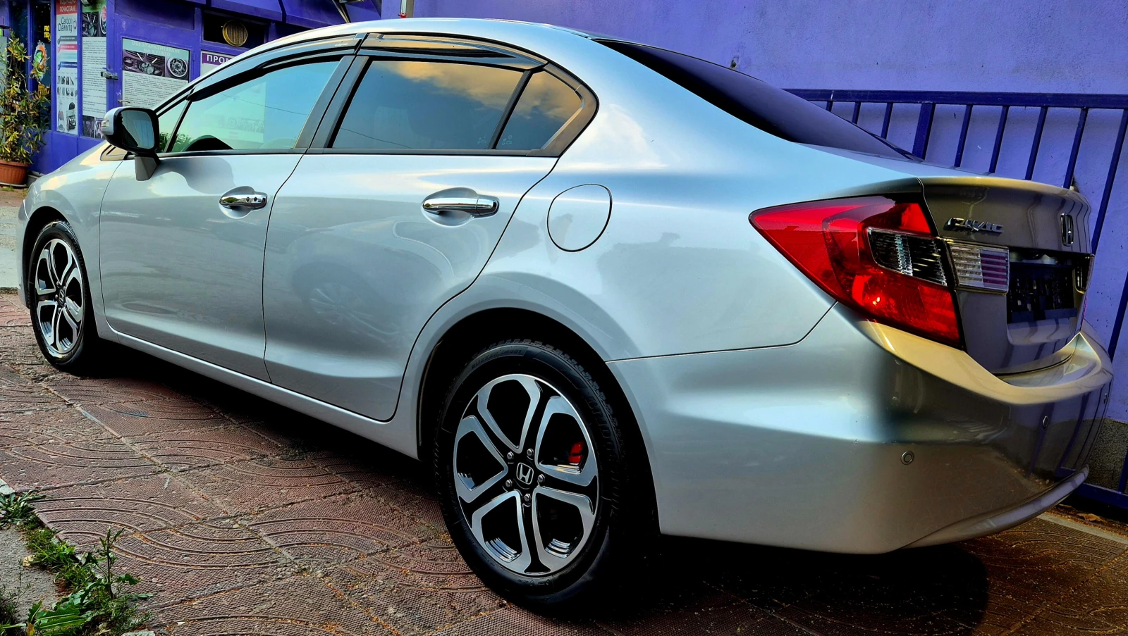 Honda Civic 1.8i-EXECUTIVE-AVTOMAT-NAVI-veriga-нов-japan, снимка 6 - Автомобили и джипове - 55074487