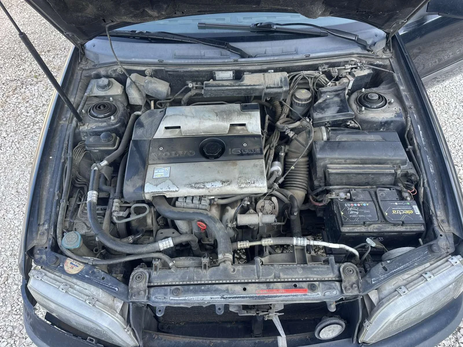 Volvo V40 2.0-140-KLIMATIK, снимка 14 - Автомобили и джипове - 55435292