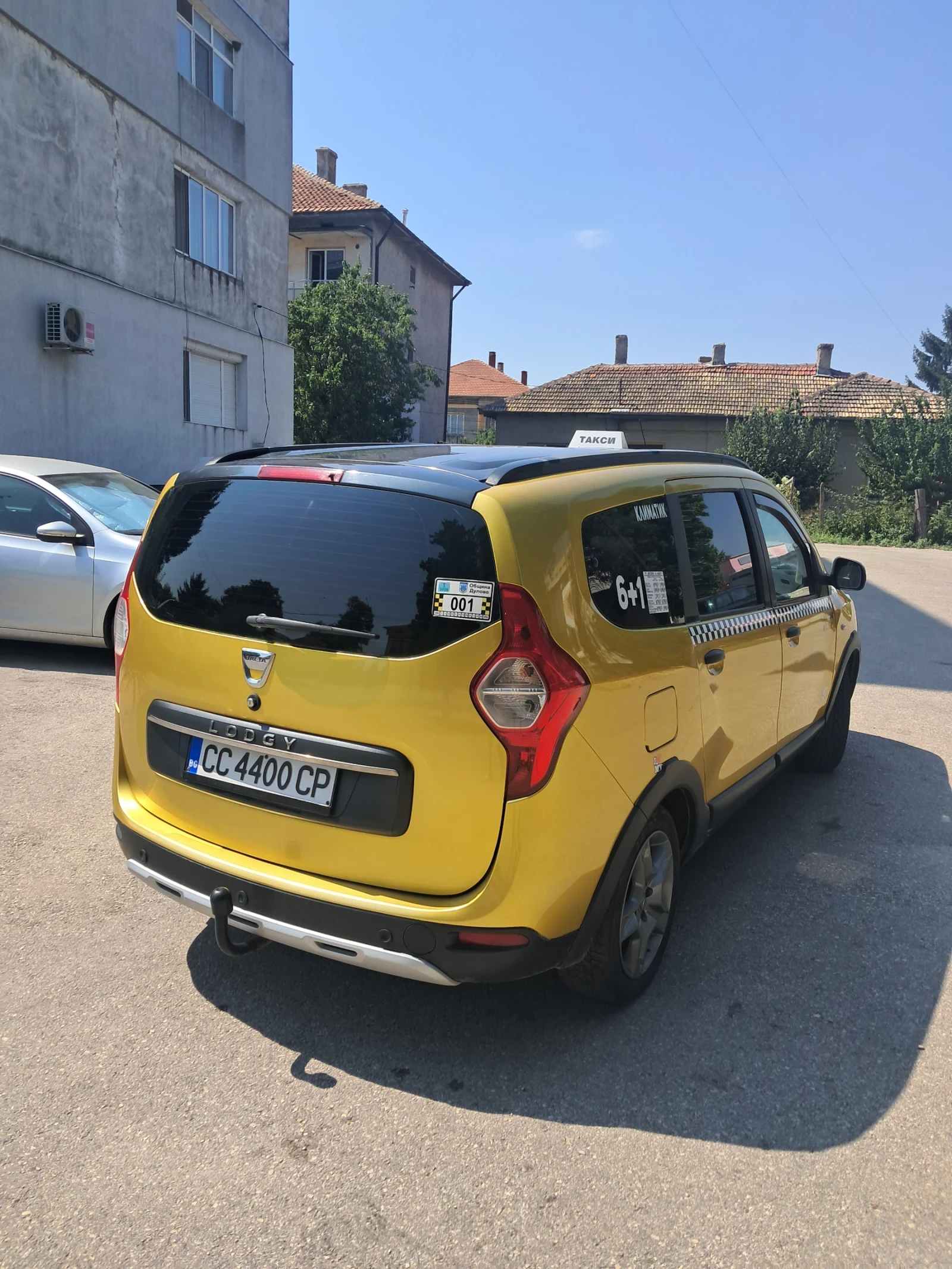 Dacia Lodgy, снимка 3 - Автомобили и джипове - 55777528