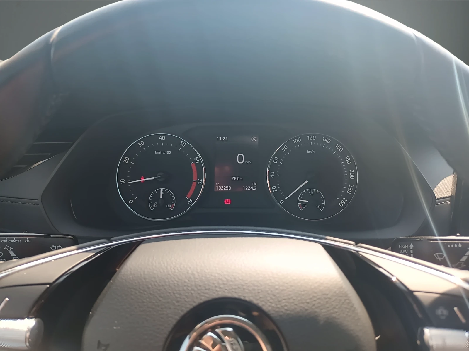 Skoda Octavia 1.5TSI / 6MT, снимка 10 - Автомобили и джипове - 55798432