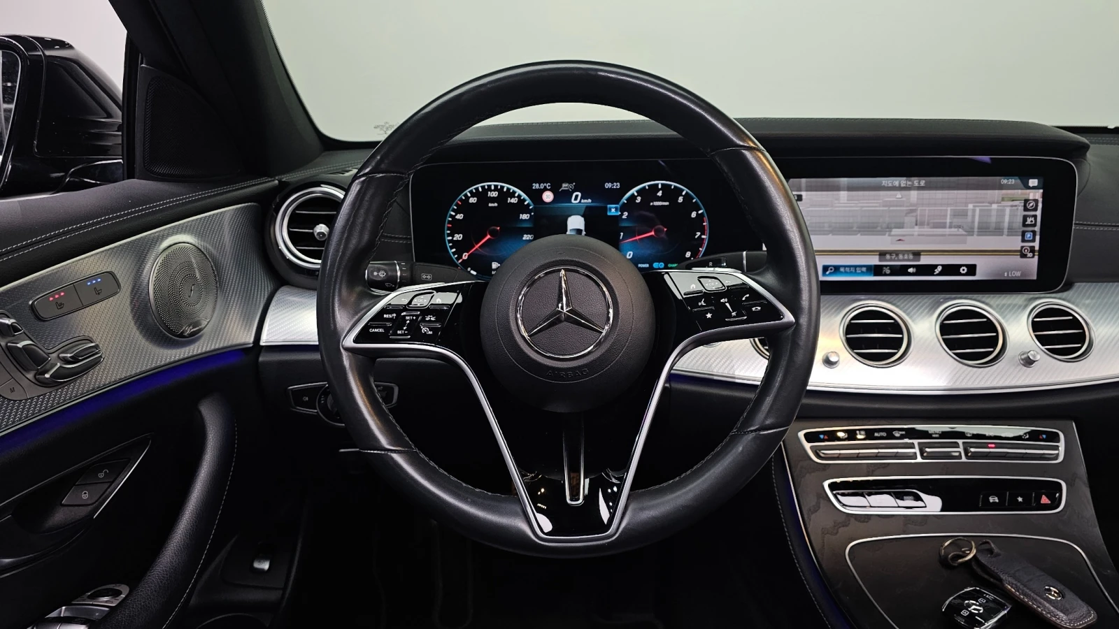 Mercedes-Benz E 350 4MATIC Avantgarde, снимка 17 - Автомобили и джипове - 55885981