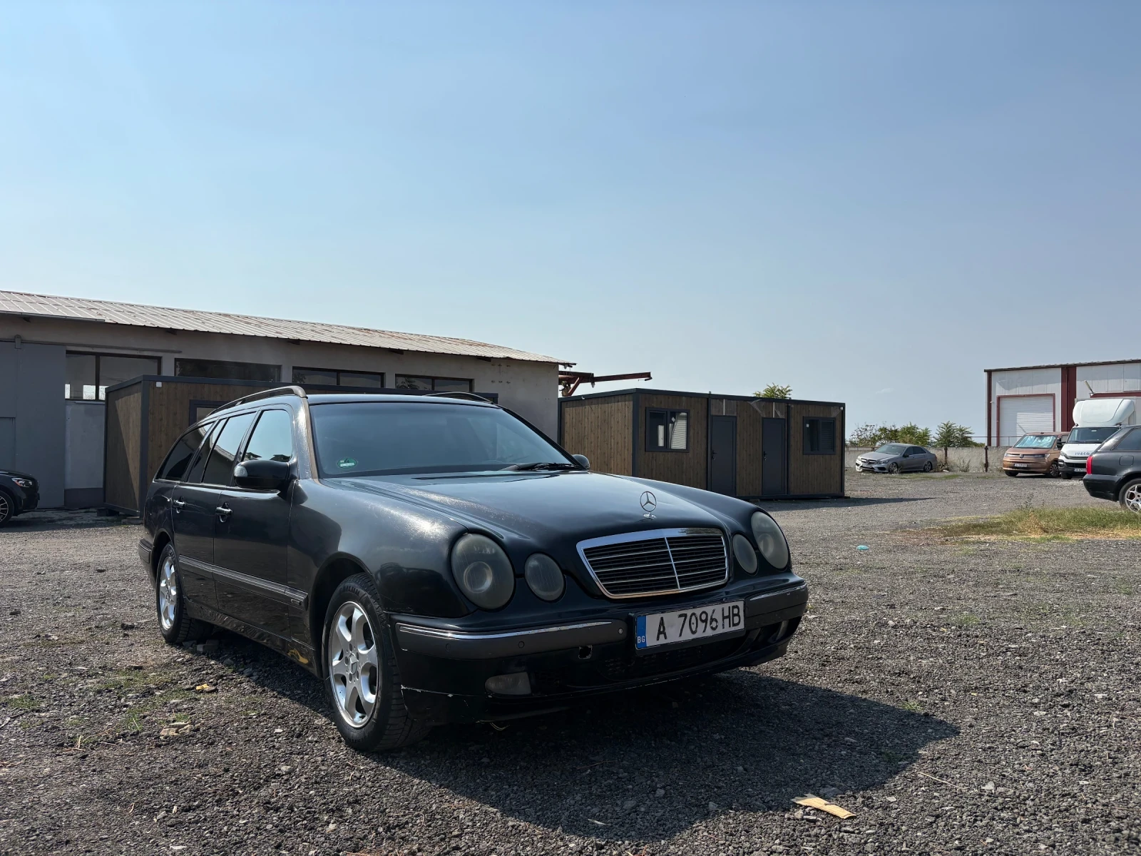 Mercedes-Benz E 220, снимка 1 - Автомобили и джипове - 56042681