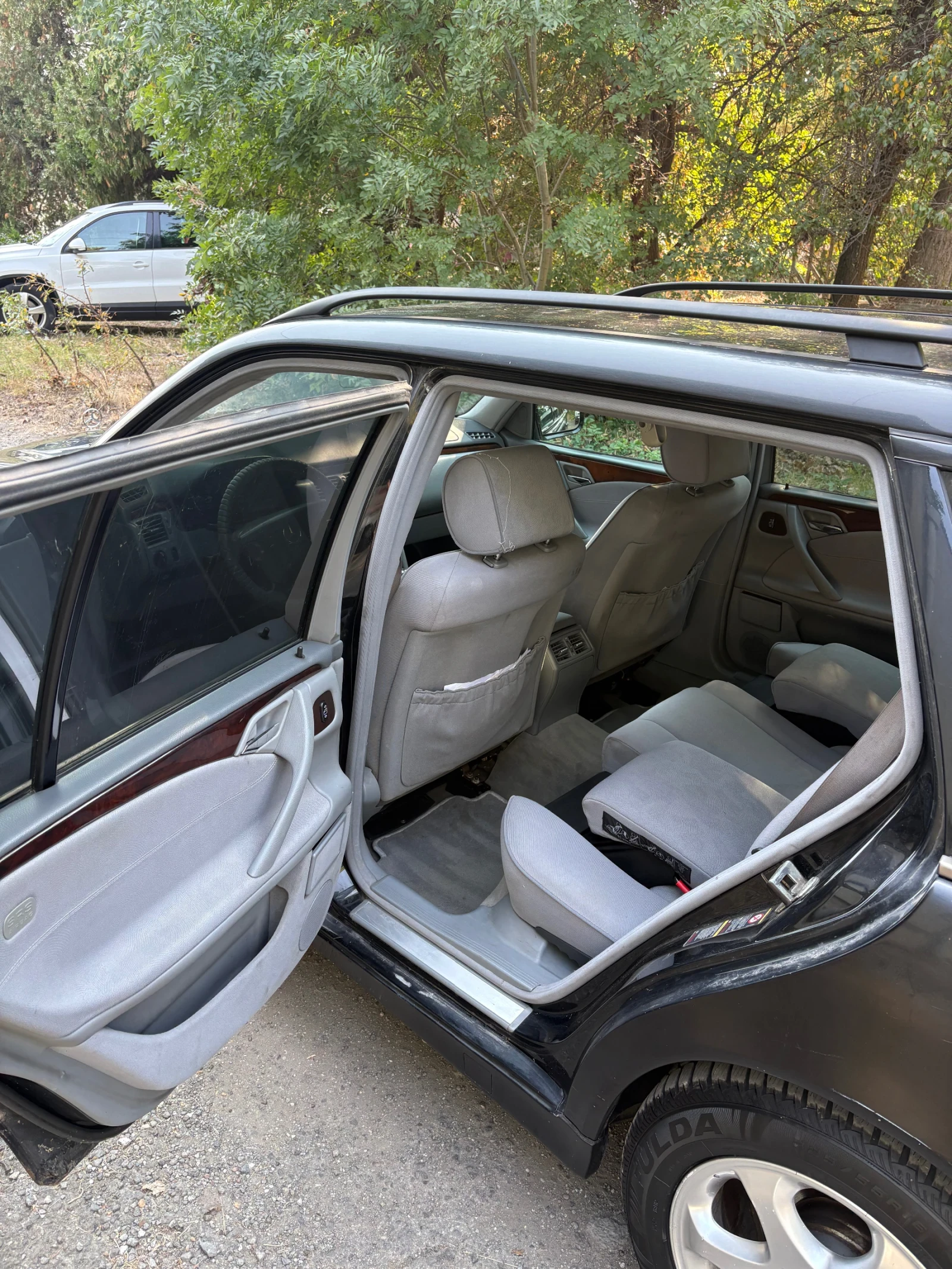 Mercedes-Benz E 220, снимка 10 - Автомобили и джипове - 56042681