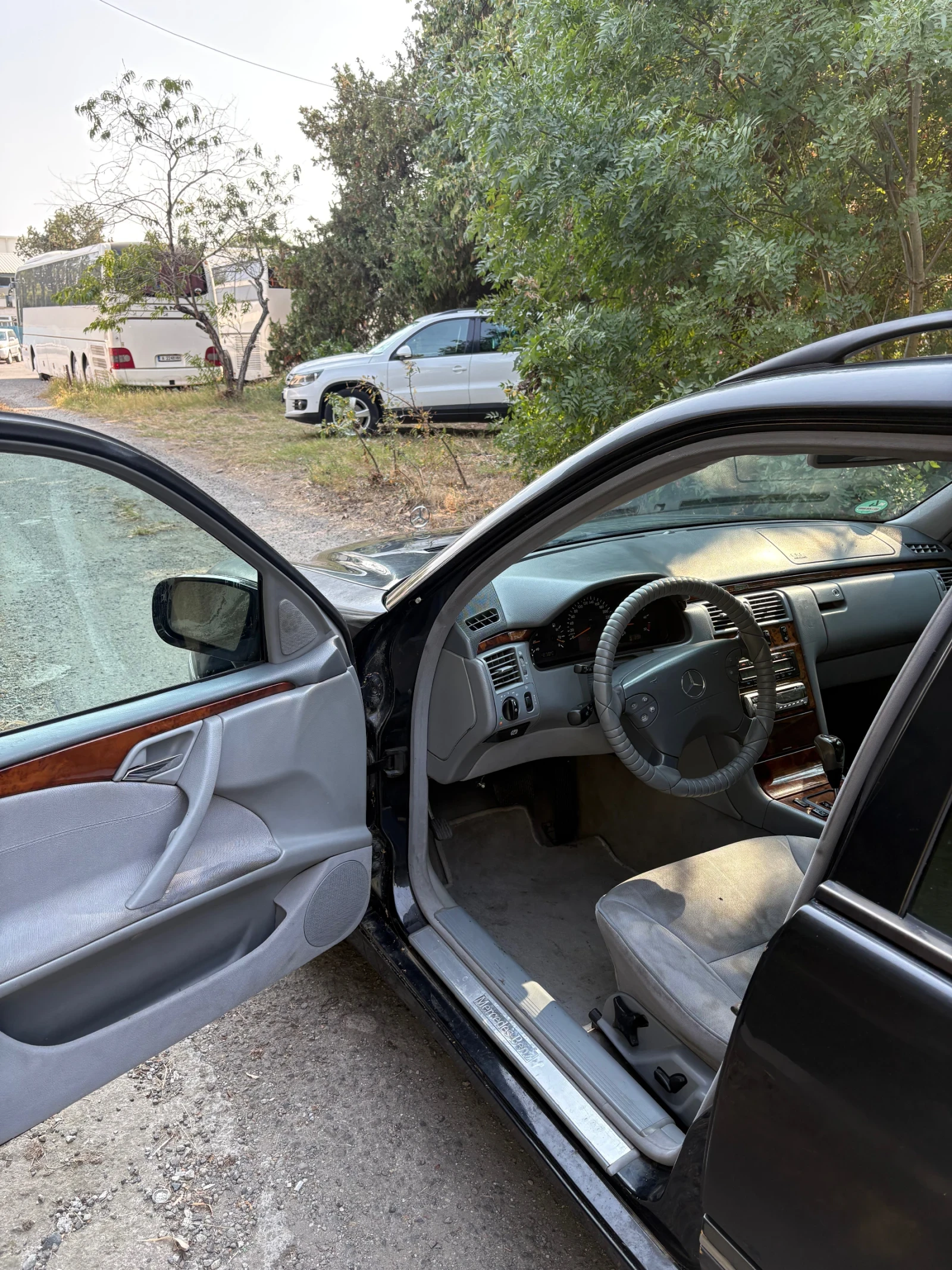 Mercedes-Benz E 220, снимка 6 - Автомобили и джипове - 56042681