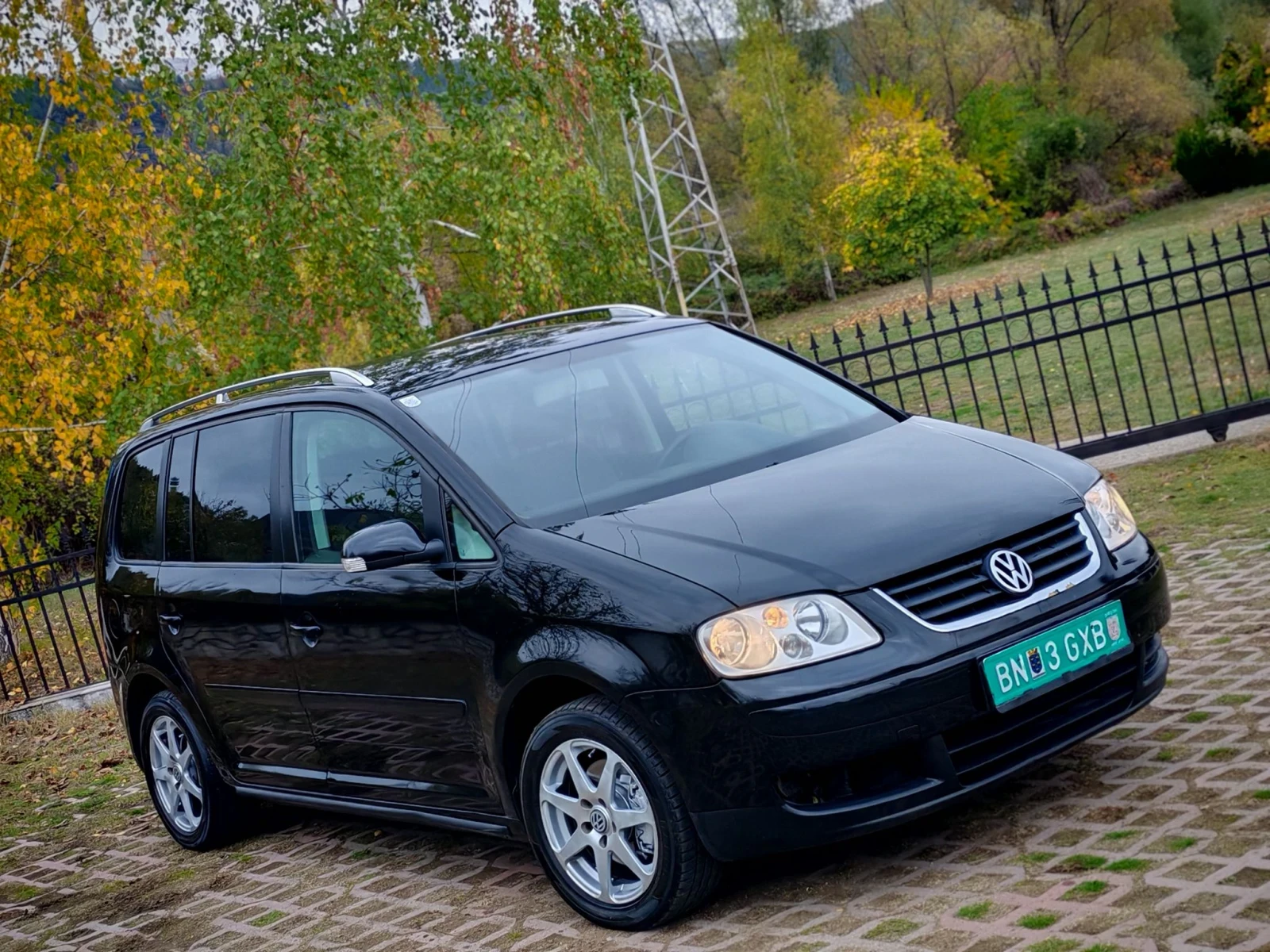 VW Touran 1.9TDI(105)* 6-СКОРОСТИ* 7-МЕСТА* 