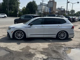 VW Tiguan Comfortline R-Line Black Edition / АВТОКРЕДИТ, снимка 2