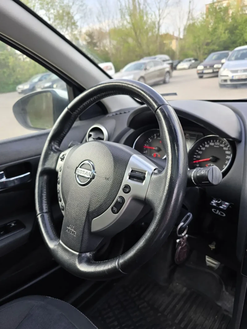 Nissan Qashqai 2.0L. 4х4/ Газ/Панорама/360 , снимка 8 - Автомобили и джипове - 52830699