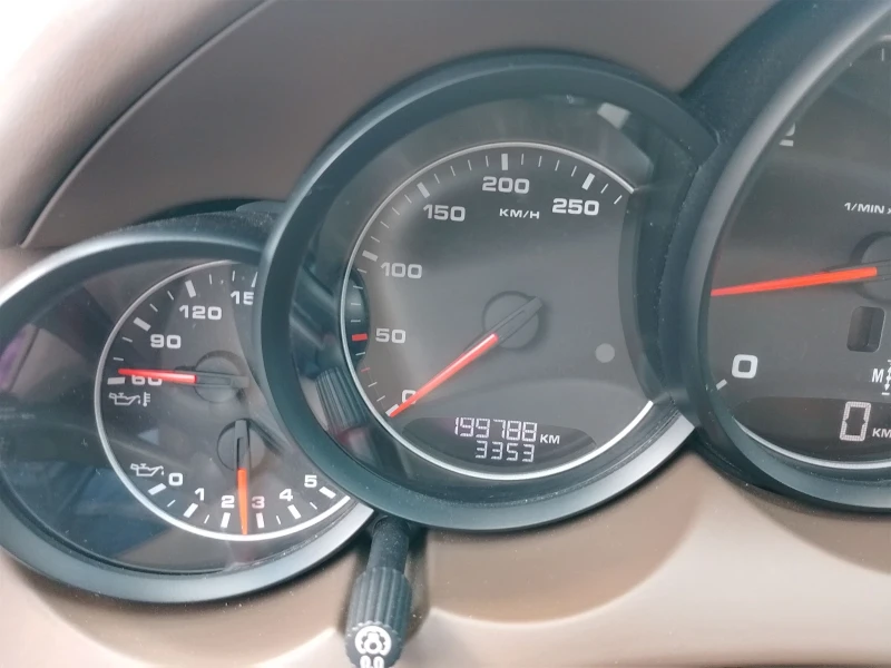 Porsche Cayenne, снимка 8 - Автомобили и джипове - 52682869