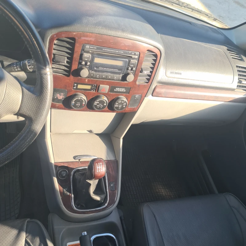 Suzuki Grand vitara 2.0 hdi, снимка 12 - Автомобили и джипове - 52856355