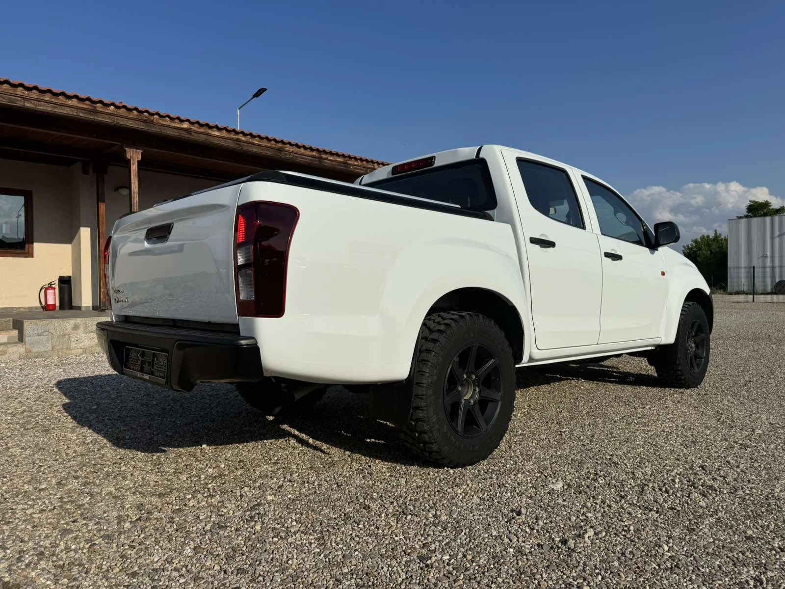 Isuzu D-max DC 1.9D - изображение 7