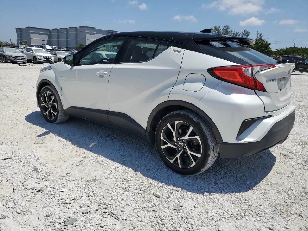 Toyota C-HR XLE !86 000км! - изображение 2