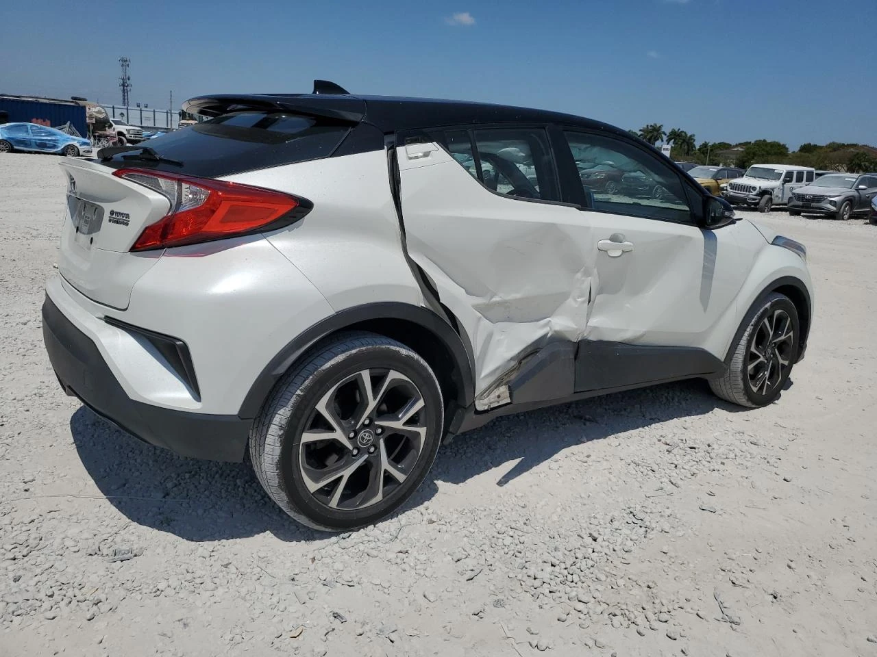 Toyota C-HR XLE !86 000км! - изображение 3