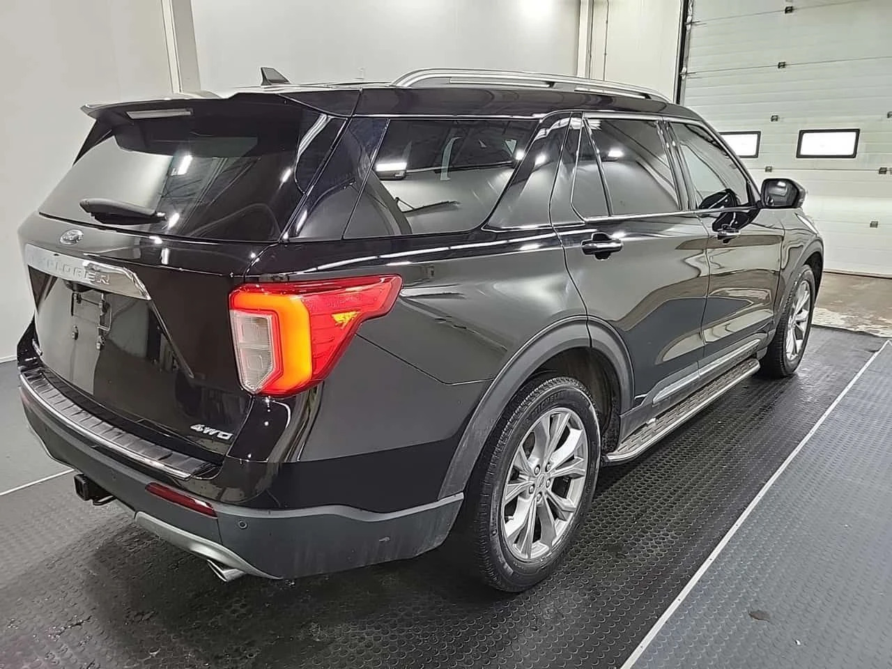 Ford Explorer * LIMITED* 360 КАМЕРА* ПОДГРЕВИ* ОБДУХВАНЕ* 2 КЛЮЧ, снимка 3 - Автомобили и джипове - 54122700