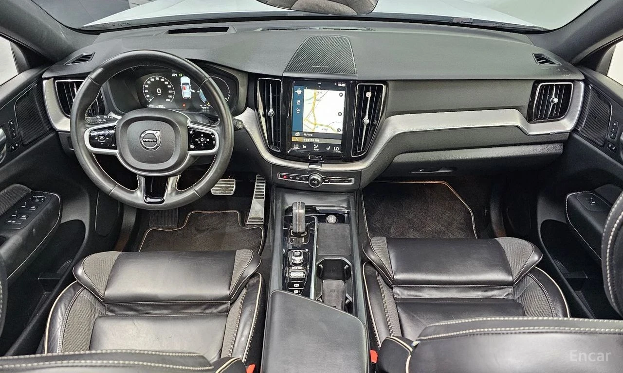 Volvo XC60 T8 R-design | ПАНОРАМА | 360 КАМЕРА | HEAD-UP | , снимка 7 - Автомобили и джипове - 54488509