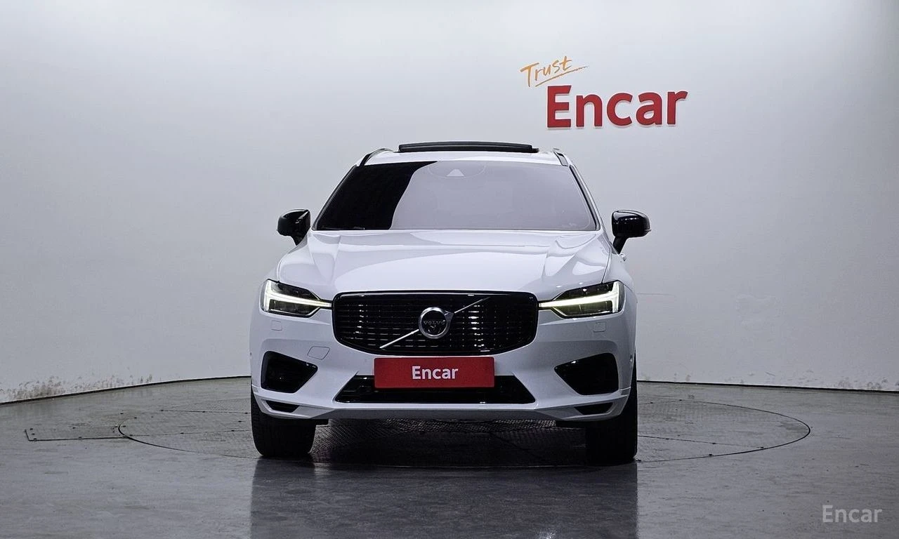 Volvo XC60 T8 R-design | ПАНОРАМА | 360 КАМЕРА | HEAD-UP | , снимка 3 - Автомобили и джипове - 54488509