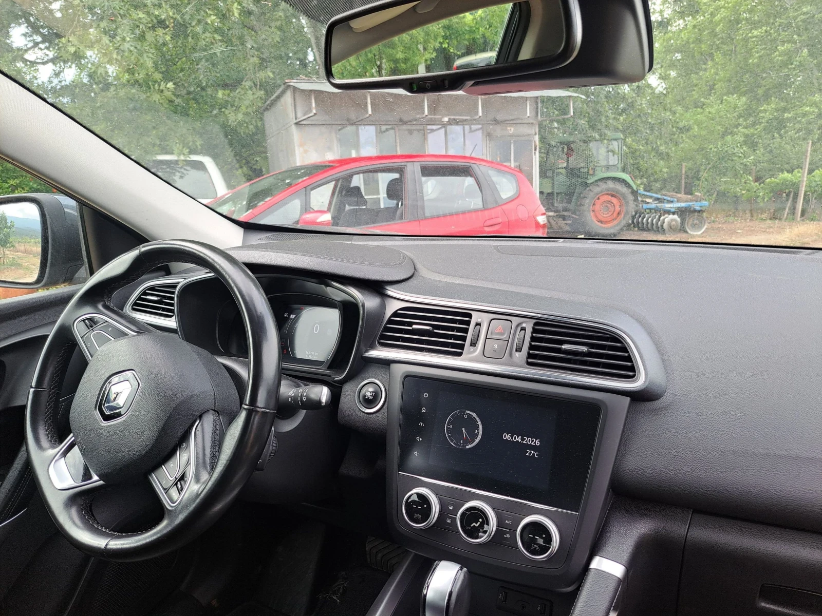 Renault Kadjar 1.5TDI Автомат Холандия, снимка 10 - Автомобили и джипове - 55235689