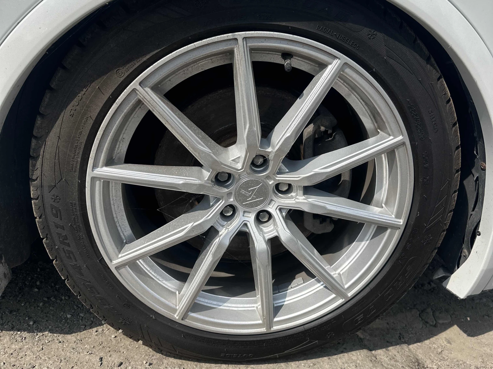 VW Tiguan Comfortline R-Line Black Edition / АВТОКРЕДИТ, снимка 11 - Автомобили и джипове - 55939142