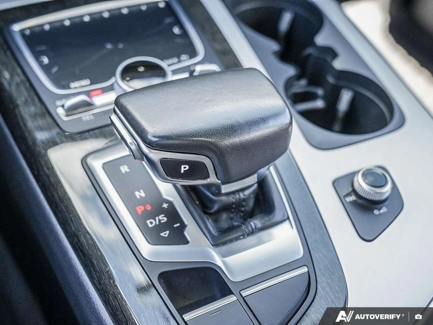 Audi Q7, снимка 17 - Автомобили и джипове - 56115336