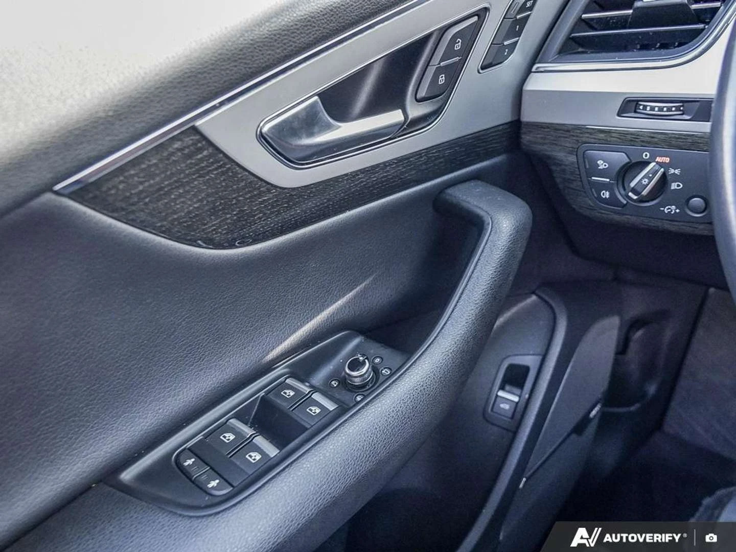 Audi Q7, снимка 15 - Автомобили и джипове - 56115336