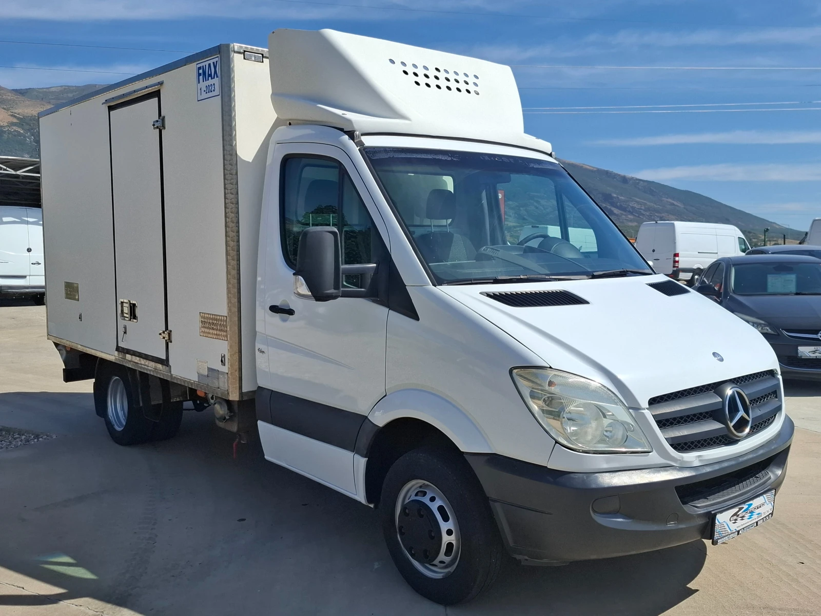 Mercedes-Benz Sprinter 418 До3.5т./220v/Хладилен - изображение 4