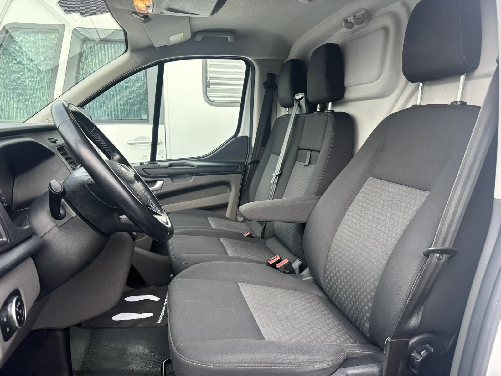 Ford Transit Custom 2.0, EURO 6, Нов Внос - изображение 10