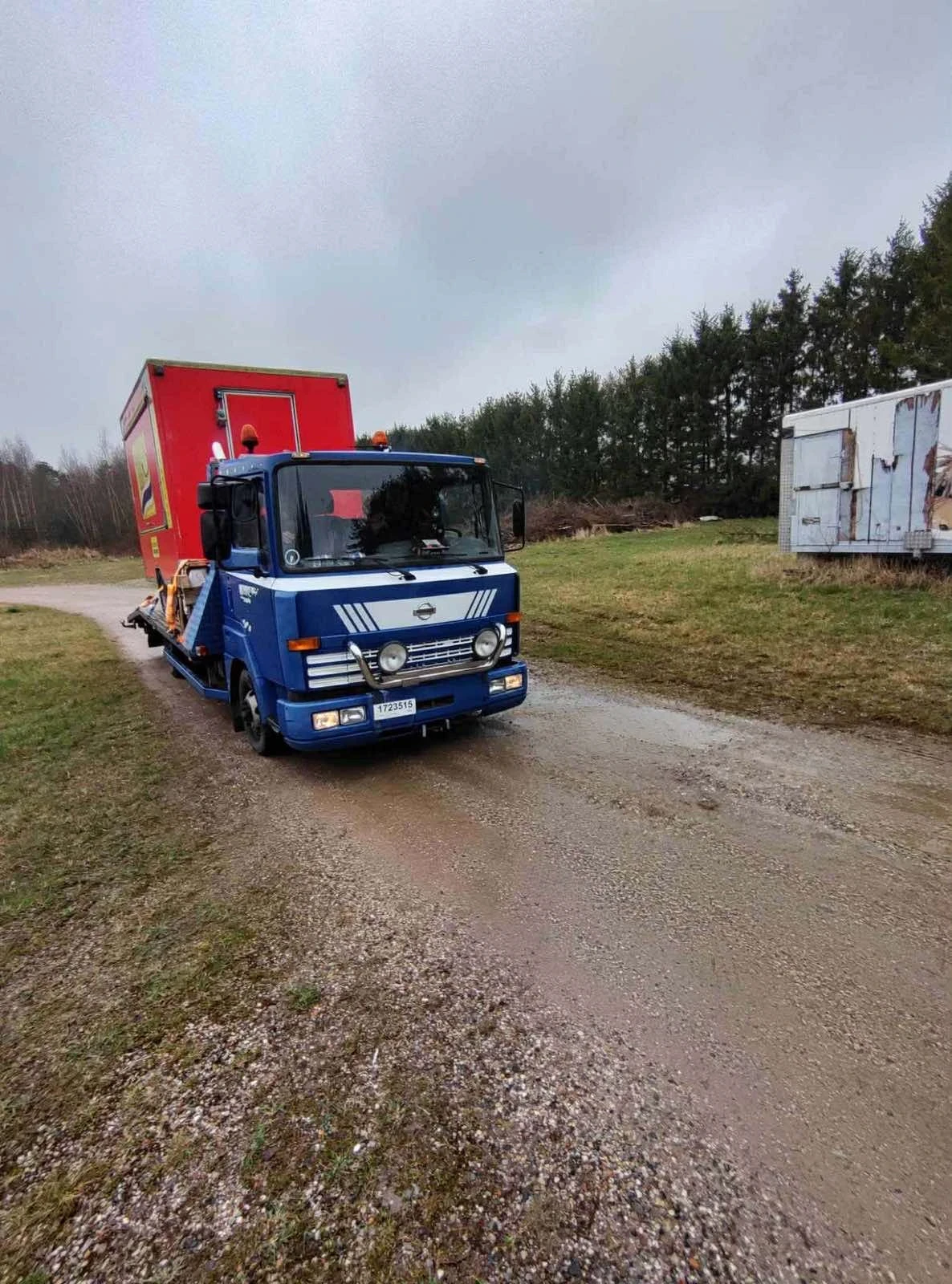 Nissan 125 Пътна помощ Nissan Eco T100, снимка 4 - Камиони - 55702994