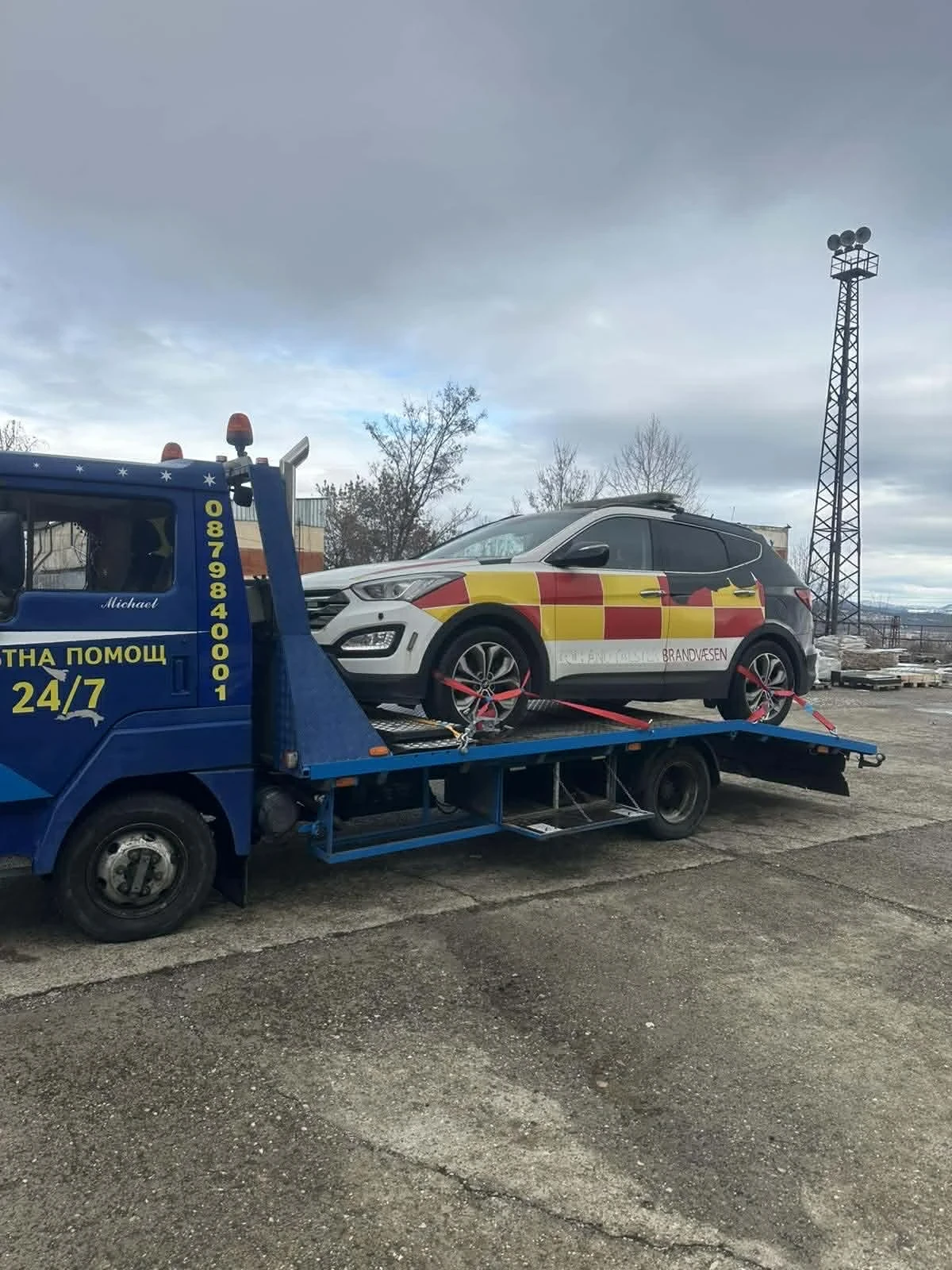 Nissan 125 Пътна помощ Nissan Eco T100, снимка 3 - Камиони - 55702994