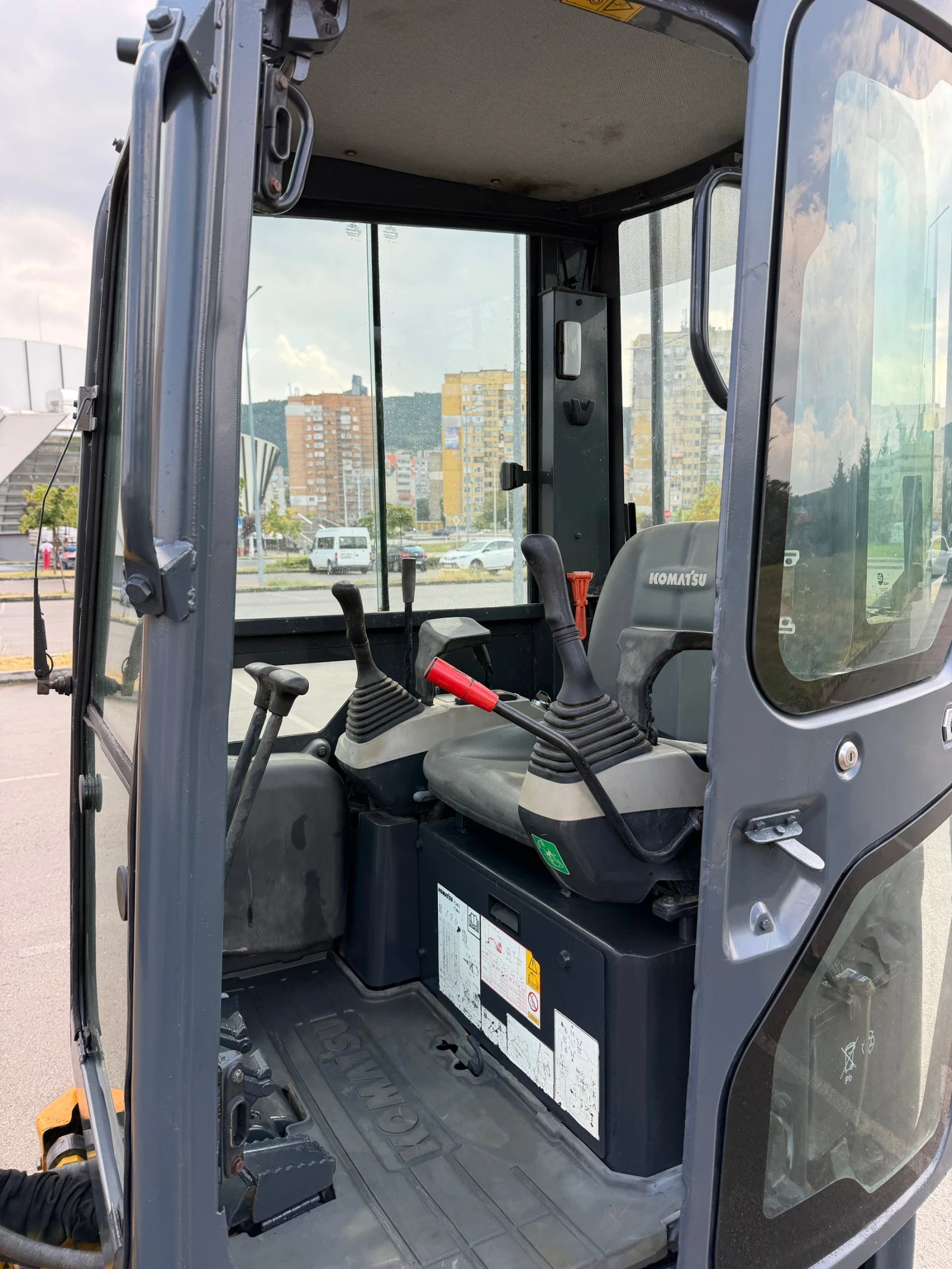 Багер Komatsu PC14R Разпъващи вериги, снимка 11 - Индустриална техника - 55840659