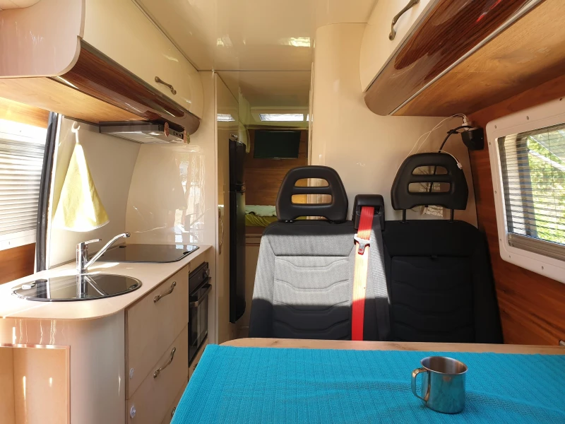 Кемпер Други, снимка 4 - Каравани и кемпери - 53504121